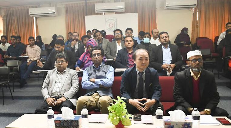 শিক্ষার্থীদের গবেষণা কার্যক্রমের ওপর গুরুত্বারোপ উপাচার্যের