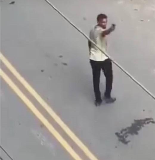 জুলাই ছাত্র আন্দোলনের সময় অস্ত্রহাতে মাহিন