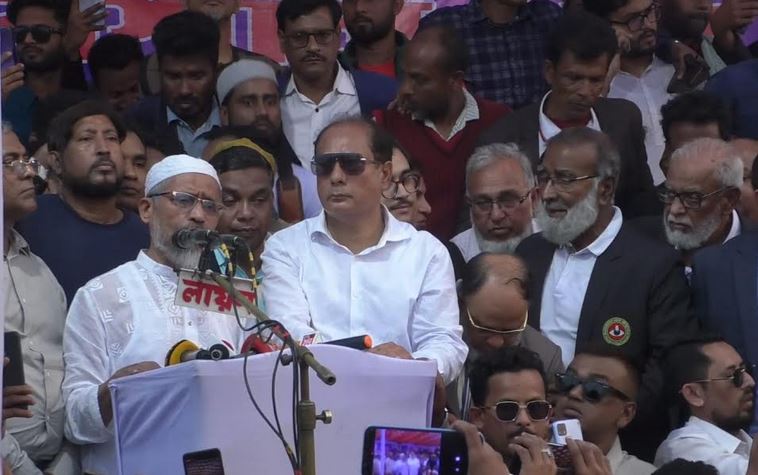 হাওরাঞ্চলের মানুষের কাছে বেগম খালেদা জিয়ার জন্য দোয়া চাইলেন লুৎফুজ্জামান বাবর 