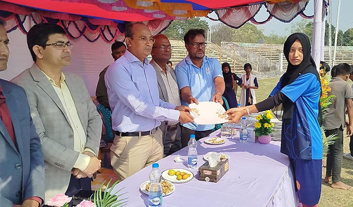সিরাজগঞ্জে অ্যাথলেটিকস ও গ্রামীণ ক্রীড়া প্রতিযোগিতা অনুষ্ঠিত