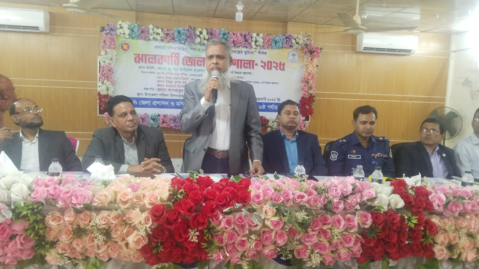 ঝালকাঠিতে মন্দিরভিত্তিক শিশু ও গণশিক্ষা কার্যক্রম প্রকল্পের কর্মশালা 