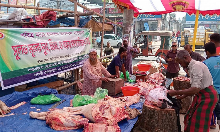 সাতক্ষীরায় সুলভ মূল্যে গরুর মাংস, দুধ ও ডিম বিক্রি শুরু