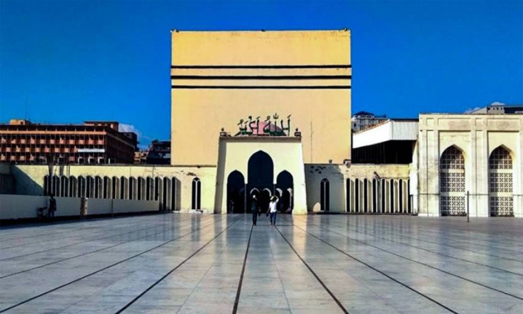বায়তুল মুকাররম মসজিদ প্রাঙ্গণে চলছে ইসলামি বইমেলা