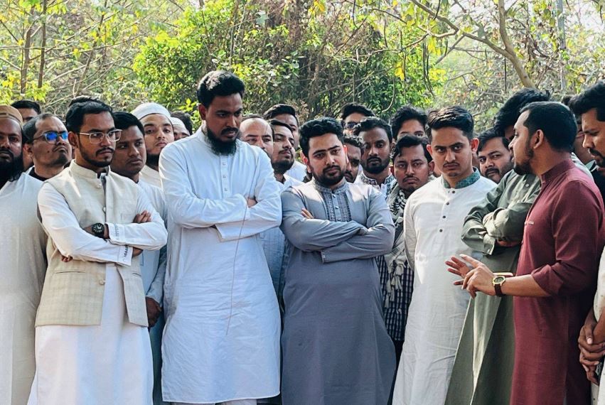 গণঅভ্যুত্থানে শহীদদের কবর জিয়ারত এনসিপি’র