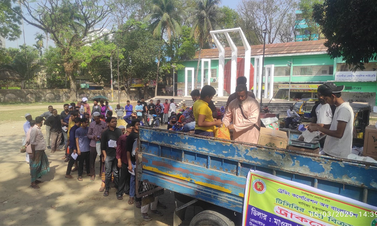 ভ্রাম্যমাণ ট্রাকের মাধ্যমে দেশব্যাপী টিসিবি পণ্য বিক্রয় শুরু 