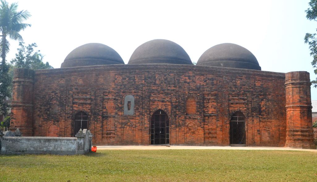 সুলতানি ও মুঘল স্থাপত্যশৈলীর ব্যতিক্রম প্রত্নতাত্ত্বিক নিদর্শন খেরুয়া মসজিদ