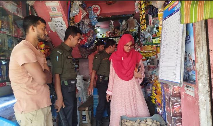 ফেনীতে রমজানের বাজার মনিটরিং ও যানজট নিরসনের অভিযানে ৯ ম্যাজিস্ট্রেট