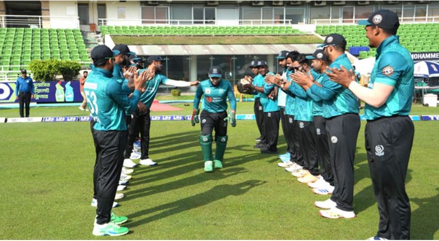 মুশফিককে মোহামেডান খেলোয়াড়দের ‘গার্ড অব অনার’