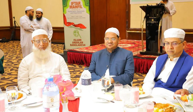 প্রয়োজনীয় সংস্কার করে দ্রুত নির্বাচন দিতে হবে : পীর সাহেব চরমোনাই