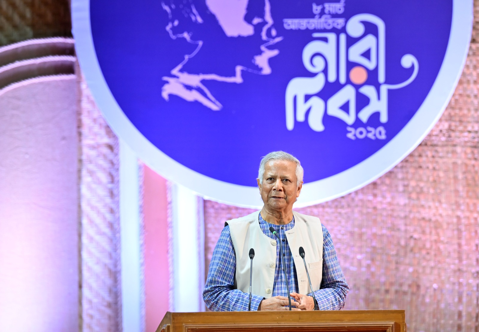 পতিত স্বৈরাচার দেশে নৈরাজ্য সৃষ্টি করতে বিপুল পরিমাণ অর্থ বিনিয়োগ করছে : প্রধান উপদেষ্টা