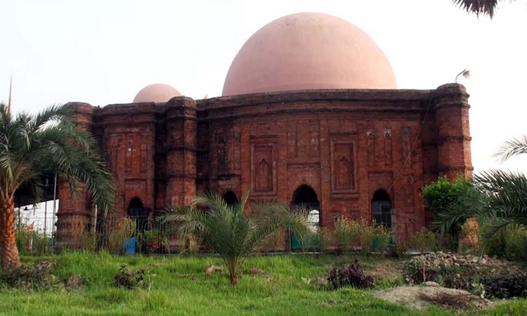 লাল টকটকে হবিগঞ্জের শংকরপাশা জামে মসজিদ