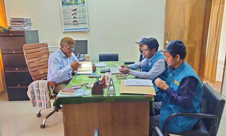 অবৈধ গ্যাস সংযোগ দেয়ার অভিযোগে ধানমন্ডিতে দুদকের অভিযান