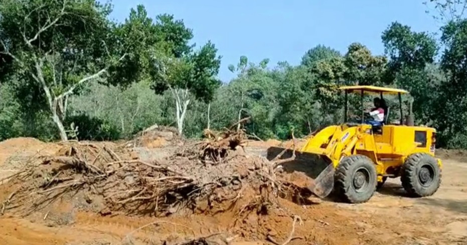 খাগড়াছড়িতে চলছে পাহাড় কাটার মহোৎসব