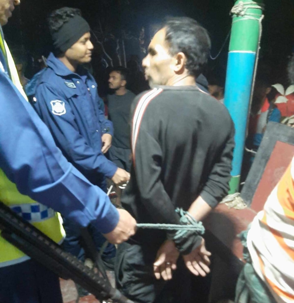 পটুয়াখালীতে ডাকাতির চেষ্টাকালে ২ ডাকাত গ্রেফতার