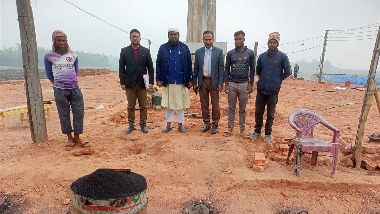 রংপুরে ৭ দিনে ৩১ ইটভাটা গুঁড়িয়ে দিলো প্রশাসন