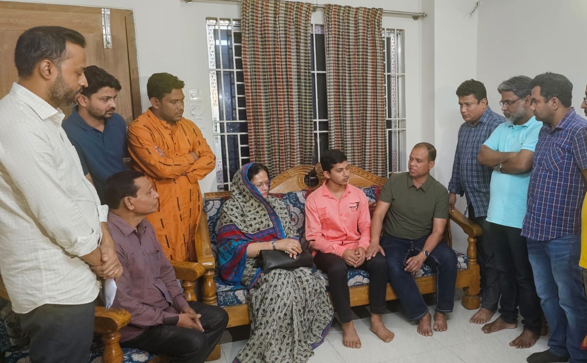 বুয়েটে চান্সপ্রাপ্ত মেধাবী ছাত্র শান্ত বিশ্বাসের পাশে তারেক রহমান