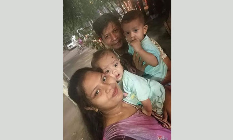 শহীদ নাদিমের পরিবার -ছবি : বাসস