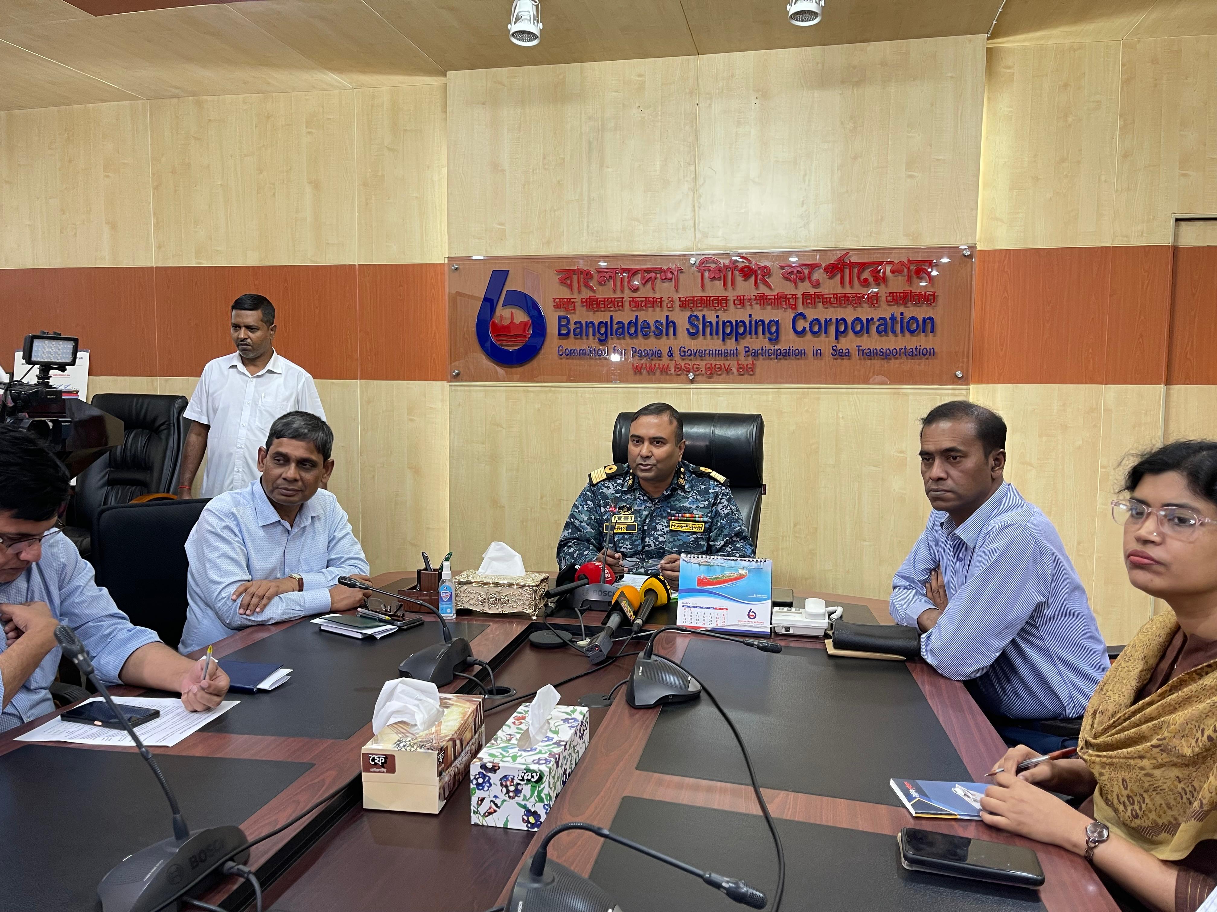অগ্নিকাণ্ডে ক্ষতিগ্রস্ত বিএসসি’র দুই জাহাজ ৪৫ কোটি ৮৬ লাখ টাকায় বিক্রি