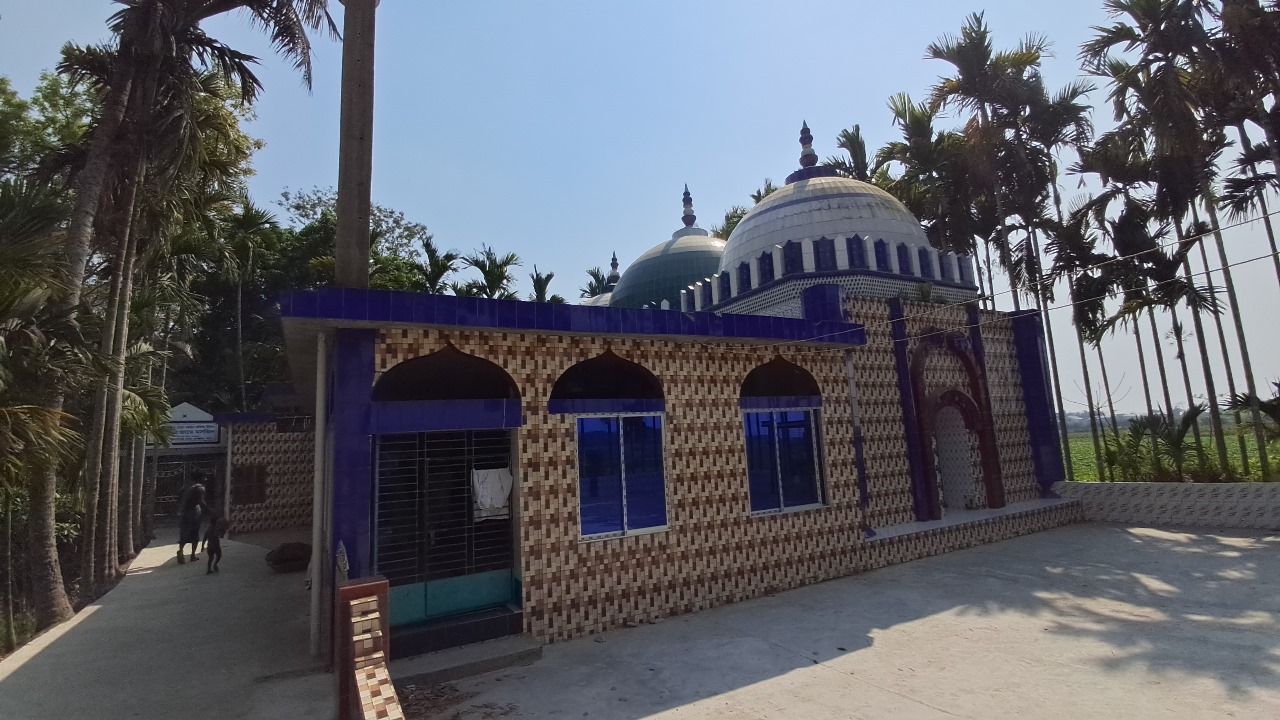 চাঁদপুরে ঐতিহ্যবাহী বাখরপুর জামে মসজিদ