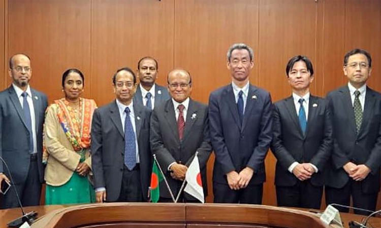 জাপানের ভাইস মিনিস্টারের সাথে প্রধান উপদেষ্টার মুখ্য সচিবের দ্বিপাক্ষিক বৈঠক