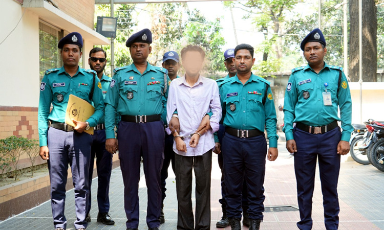 রিভলভারসহ চিহ্নিত চাঁদাবাজ বিপ্লবকে গ্রেফতার করেছে পল্টন থানা পুলিশ