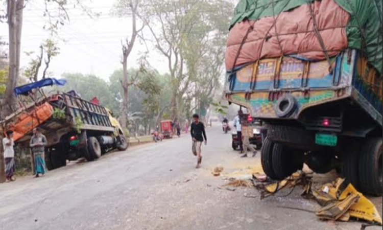 ফরিদপুরে দুটি ট্রাকের সংঘর্ষে একজন নিহত