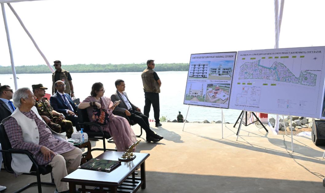 খুরুশকুল জলবায়ু পুনর্বাসন প্রকল্পের অগ্রগতি সম্পর্কে জানতে চেয়েছেন প্রধান উপদেষ্টা