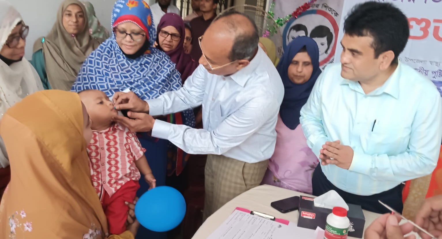 সিরাজগঞ্জে ৪ লাখ ৭৪ হাজার শিশুকে ভিটামিন ‘এ’ ক্যাপসুল খাওয়ানো হচ্ছে