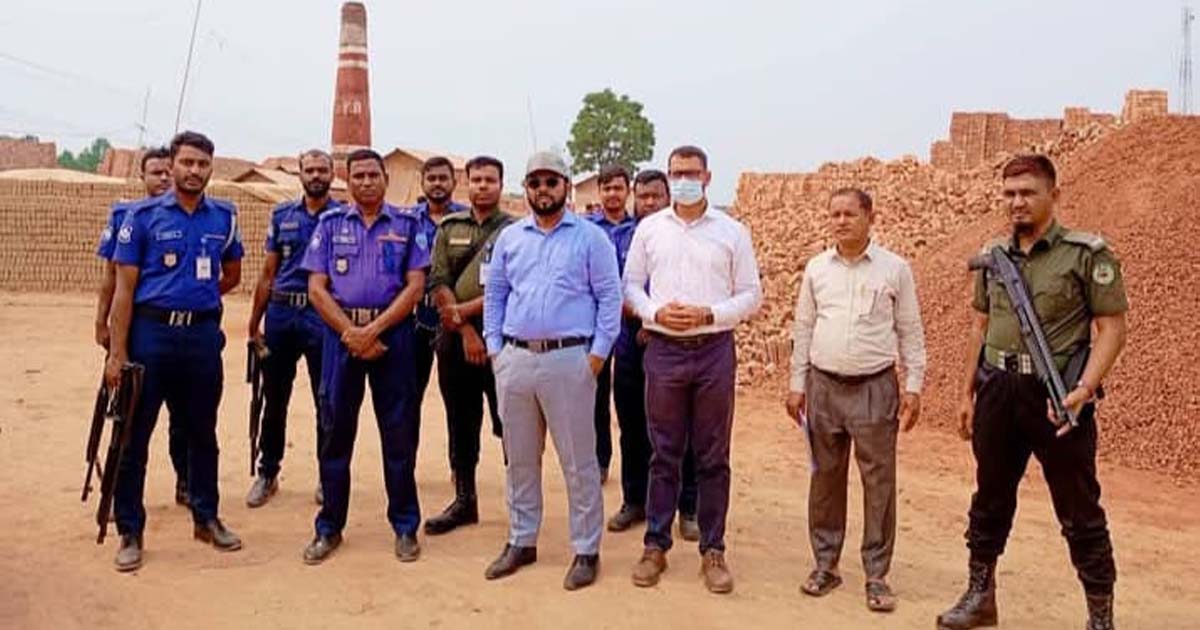 ফটিকছড়িতে তিন ইটভাটা মালিককে ৭ লাখ টাকা জরিমানা