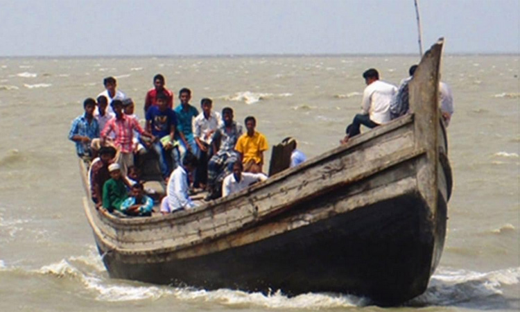 ভোলা-বরিশাল-লক্ষ্মীপুরে ডেঞ্জার মৌসুমে ৭ মাস ছোট নৌযান চলাচলে নিষেধাজ্ঞা