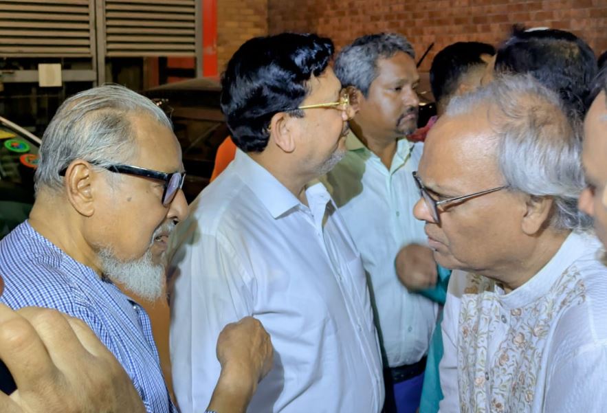 নজরুল ইসলাম খানের স্ত্রীর মৃত্যুর সংবাদে হাসপতালে রিজভী