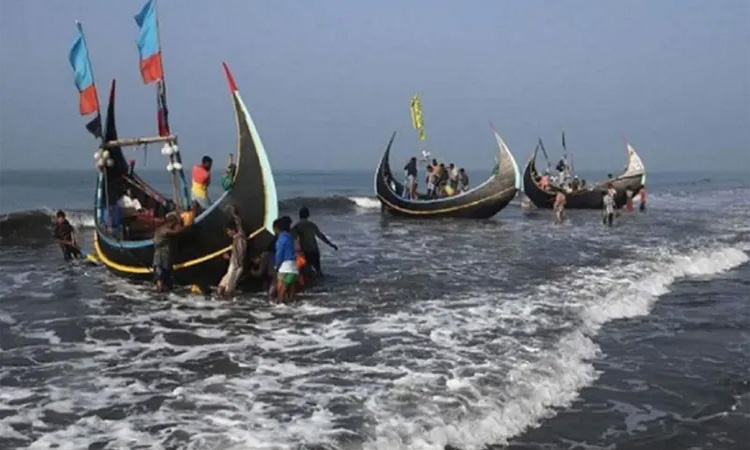 সমুদ্রে মাছ ধরায় ৫৮ দিনের নিষেধাজ্ঞা