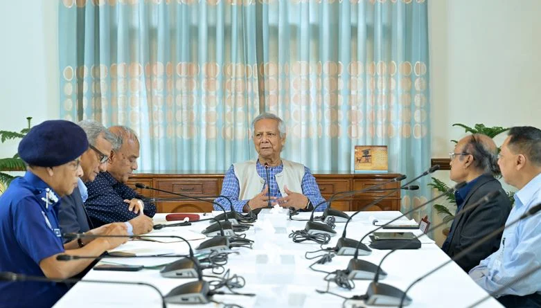 শান্তিপূর্ণ নির্বাচন অনুষ্ঠানে পুলিশকে এখন থেকেই প্রস্তুতি নেওয়ার নির্দেশ প্রধান উপদেষ্টার