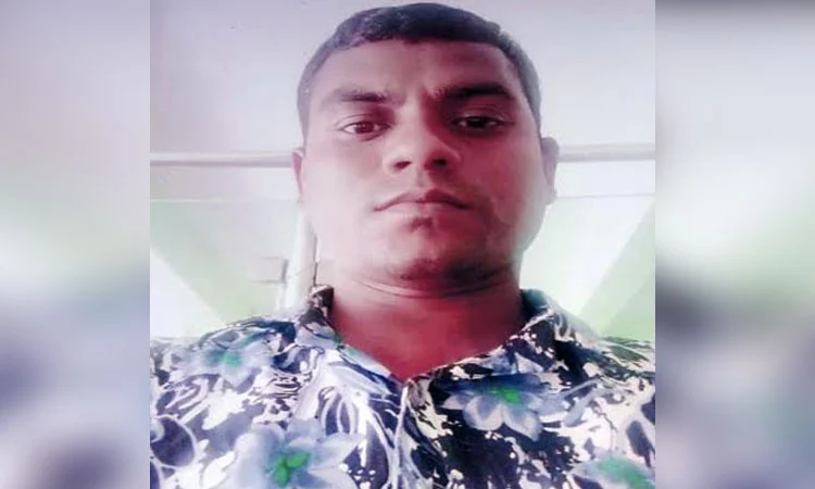 ছেলেকে সেনা কর্মকর্তা, মেয়েকে ডাক্তার বানানোর স্বপ্ন দেখতেন শহীদ সাইফুল