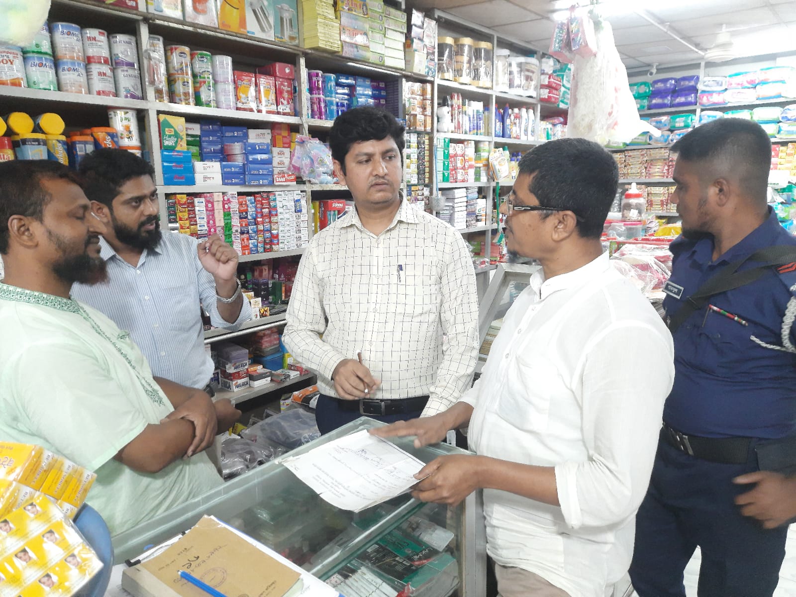 মাগুরায় দুটি প্রতিষ্ঠানকে জরিমানা