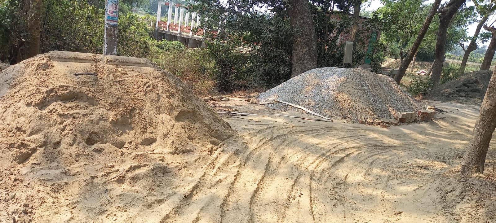 সড়ক সংস্কারের অভাবে পর্যটক হারাচ্ছে বাঁশখালী ইকো পার্ক 
