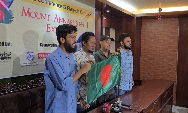 প্রথম বাংলাদেশি হিসেবে বিশ্বের দশম সর্বোচ্চ শৃঙ্গে যাচ্ছেন বাবর আলী 