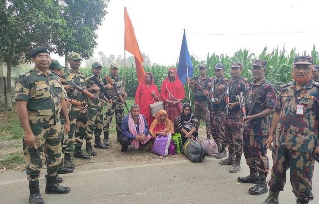 লালমনিরহাট সীমান্তে ৫ বাংলাদেশিকে ফেরত দিয়েছে বিএসএফ