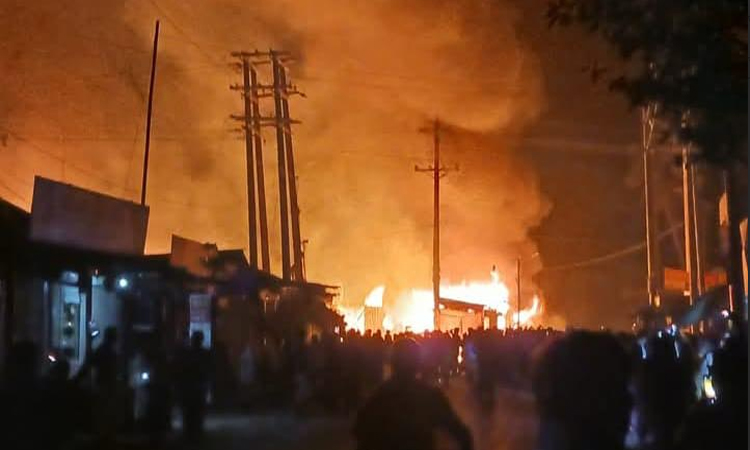 নোয়াখালীতে অগ্নিকাণ্ডে ১৬টি দোকান ভস্মীভূত