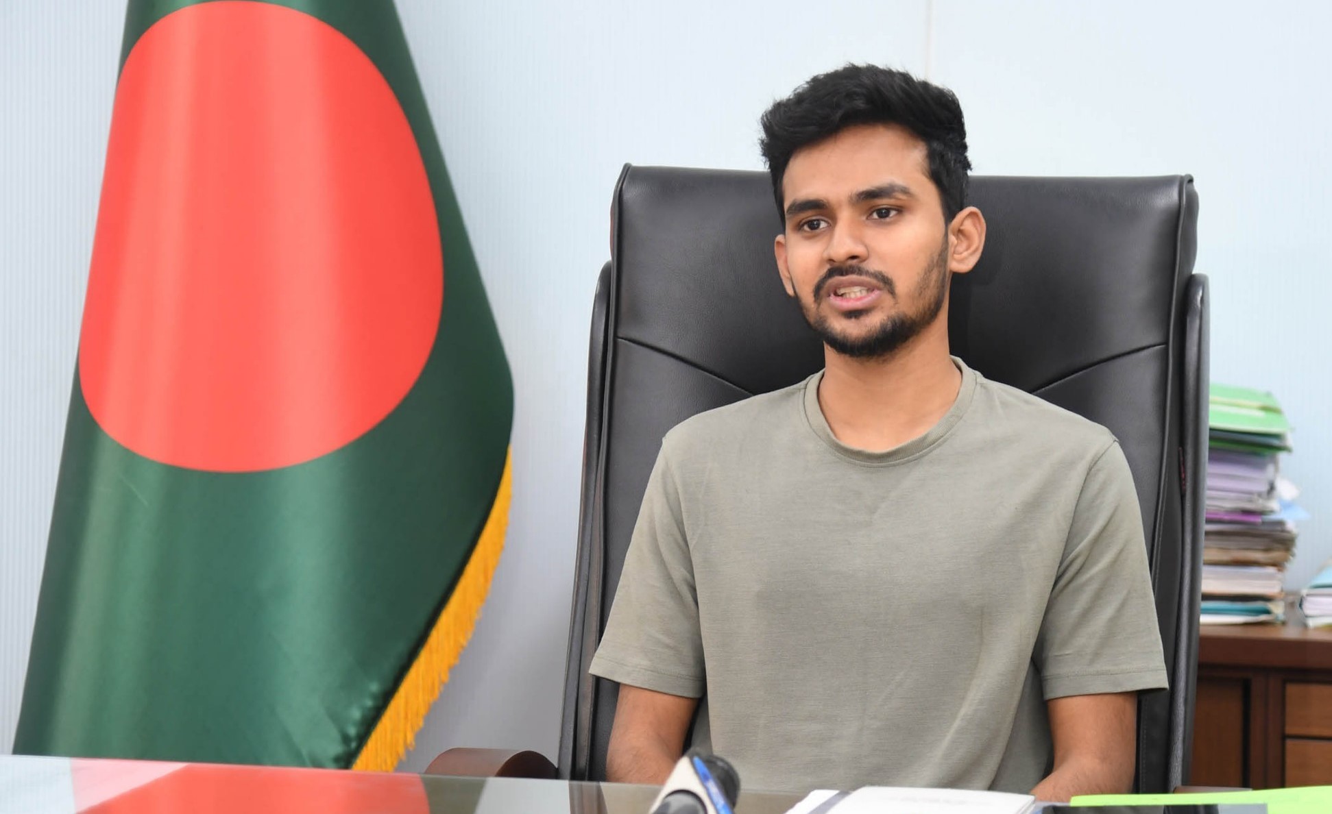 বাণিজ্য মেলার পুরাতন মাঠে অনুষ্ঠিত হবে ঈদ জামাত : স্থানীয় সরকার উপদেষ্টা