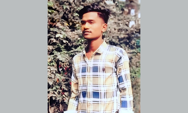 কান্না থামছে না শহীদ রুবেল ইসলামের মায়ের