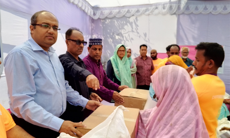 বাগেরহাটে ৩৫৫ পরিবারকে ঈদ উপহার 