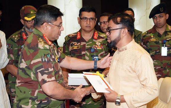 জুলাই গণঅভ্যুত্থানে আহত ও শহীদদের পরিবারকে সংবর্ধনা সেনাবাহিনীর