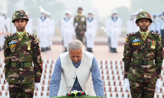 জাতীয় স্মৃতিসৌধে প্রধান উপদেষ্টার শ্রদ্ধা নিবেদন