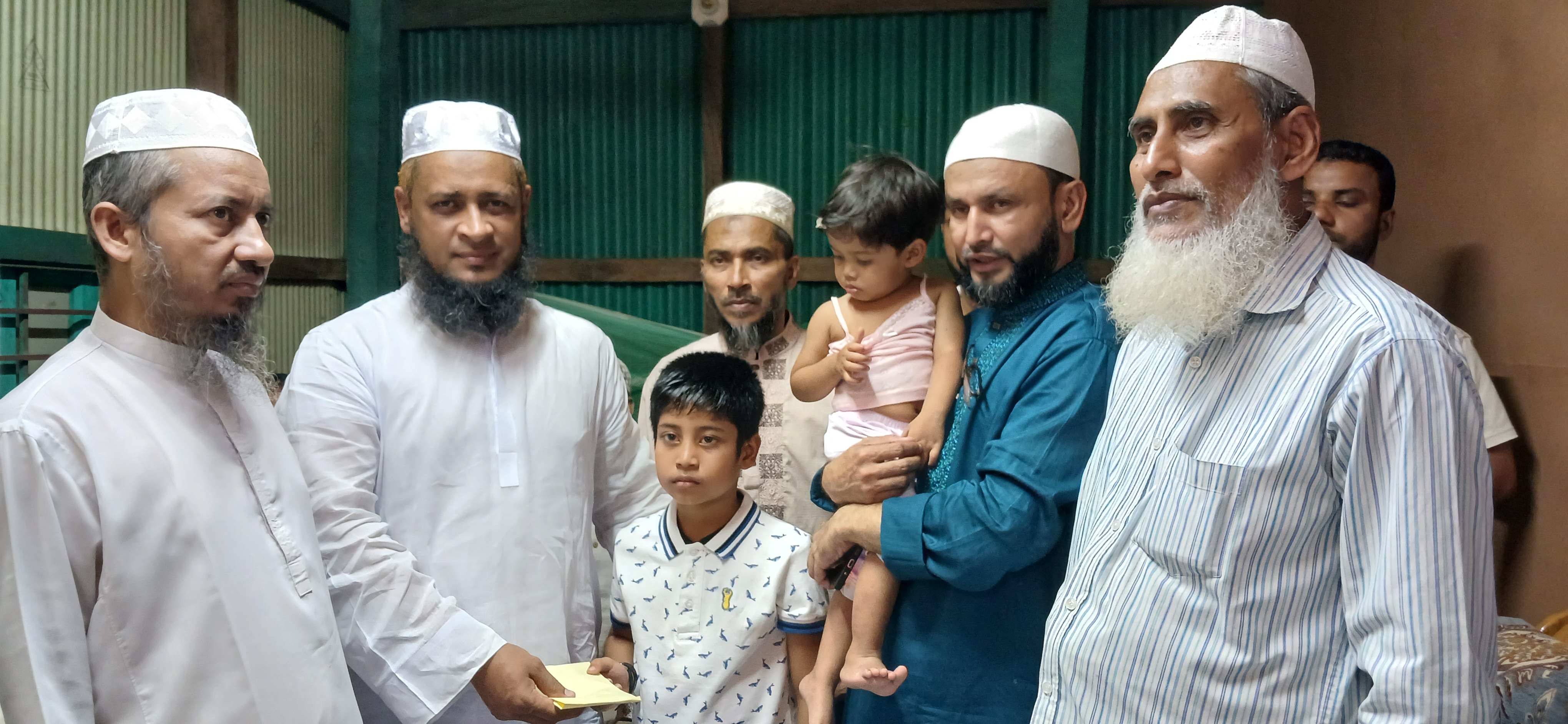 গণঅভ্যুত্থানে ফেনীতে শহীদদের পরিবারকে জামায়াতের ঈদ উপহার
