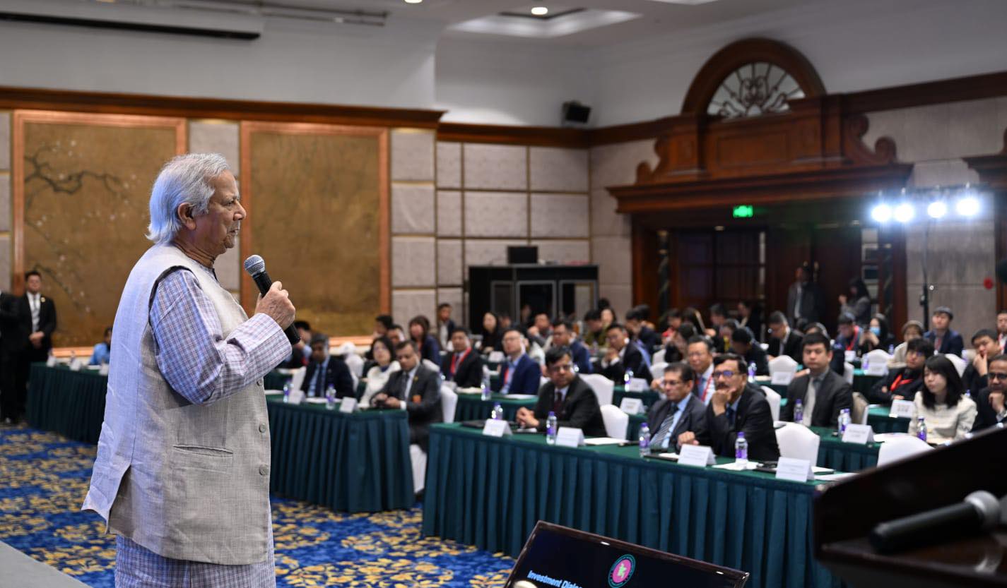 চীনা বিনিয়োগকারীদের বাংলাদেশে বিনিয়োগের আহ্বান প্রধান উপদেষ্টার
