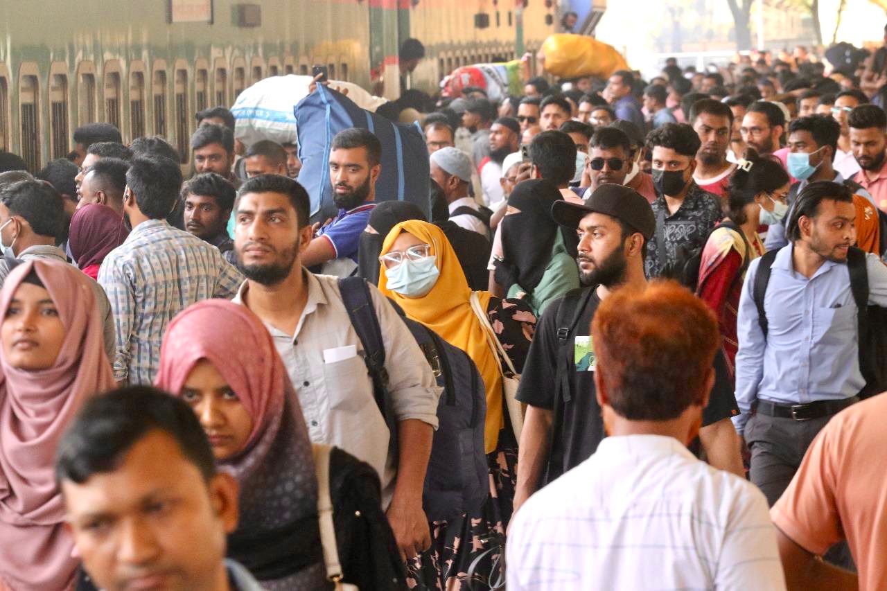 ভোগান্তির বদলে স্বস্তি, এবারের ঈদযাত্রায় আরেক স্বপ্নের হাতছানি