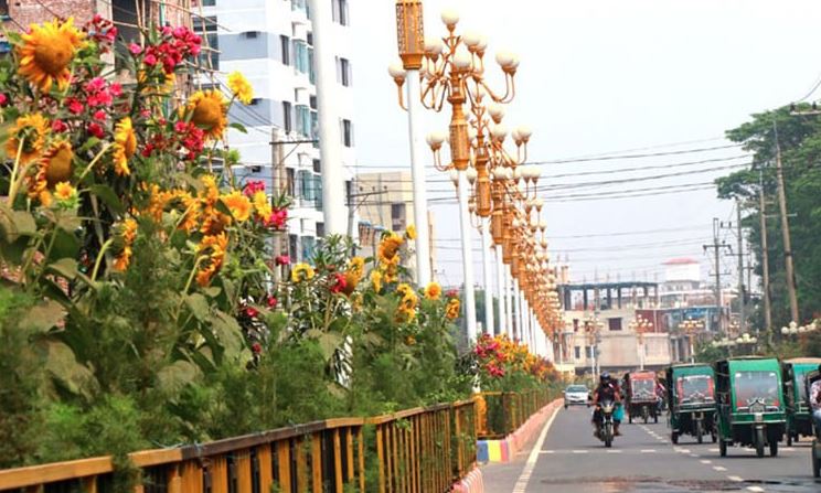 রাজশাহী মহানগরীর সবুজায়ন দর্শনার্থীদের আকৃষ্ট করছে