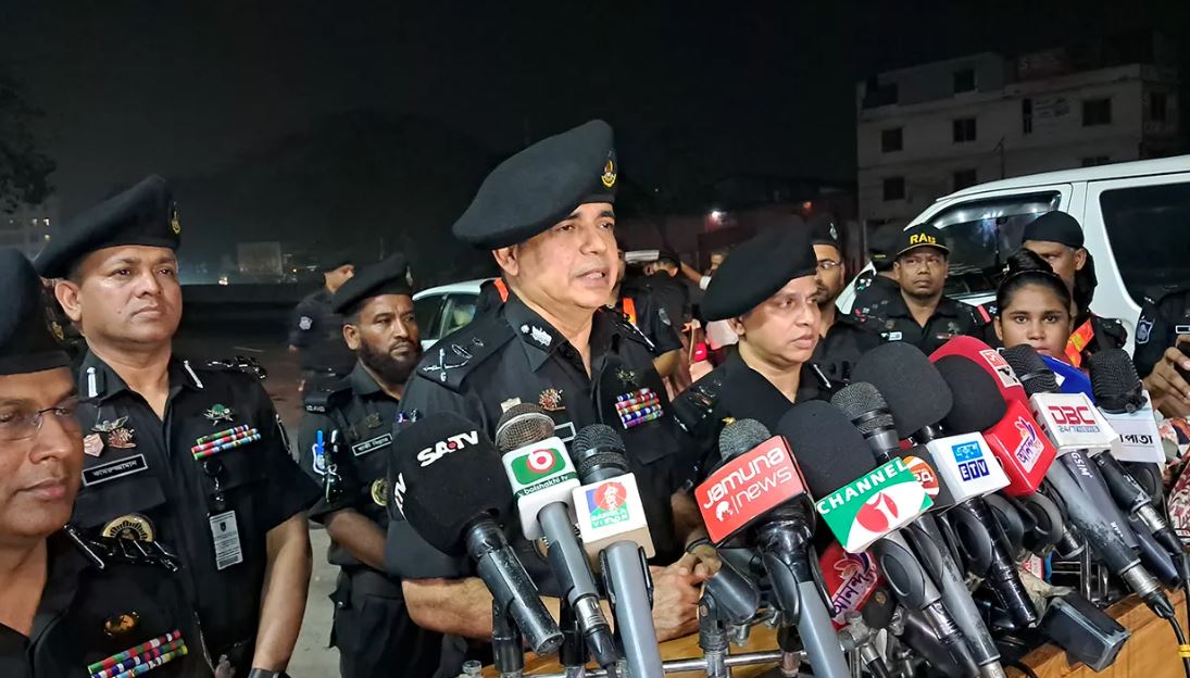 ঈদে নিরাপত্তাব্যবস্থা জোরদারে কঠোর পদক্ষেপ নেওয়া হয়েছে : র‌্যাব মহাপরিচালক