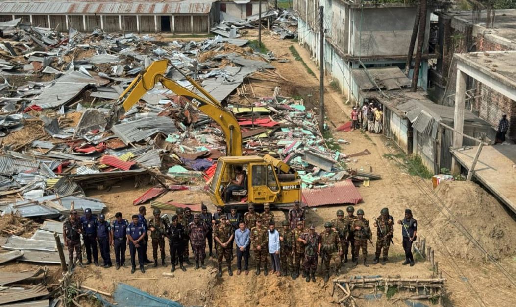 সিলেটের হরিপুরে যৌথবাহিনীর অভিযানে অবৈধ পশুর হাট উচ্ছেদ